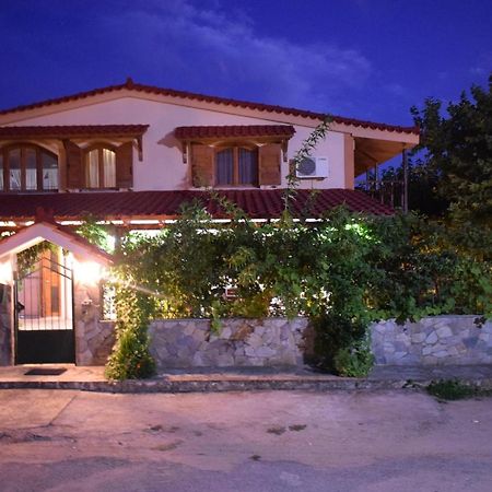 Family Villa Kalypso Oreoi Bagian luar foto